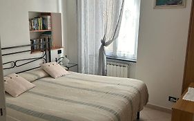 Appartamento In Tipico Carugio Ligure
